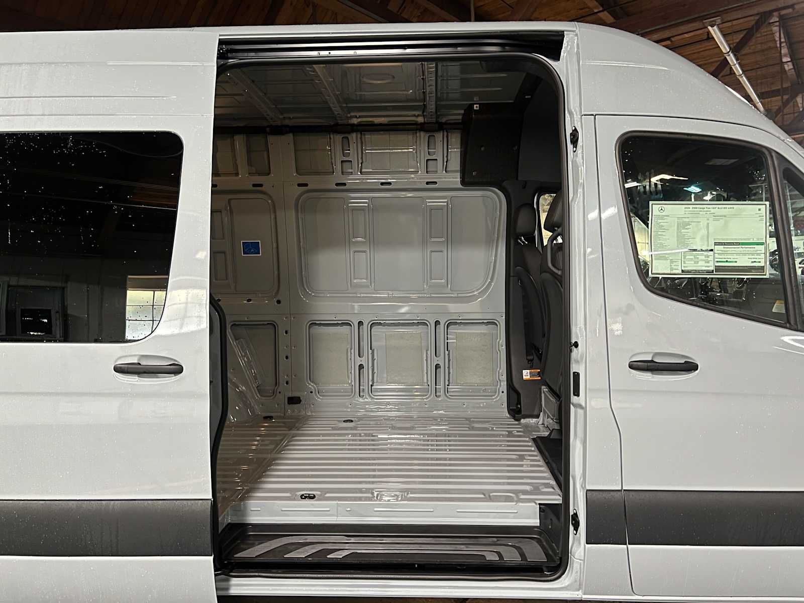 2026 Mercedes-Benz Sprinter Cargo 2500 Standard Roof I4 Diesel HO 144 AWD
