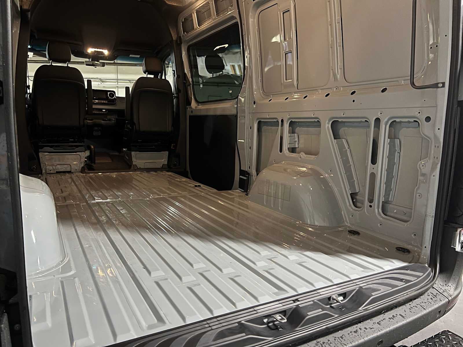 2026 Mercedes-Benz Sprinter Cargo 2500 Standard Roof I4 Diesel HO 144 AWD