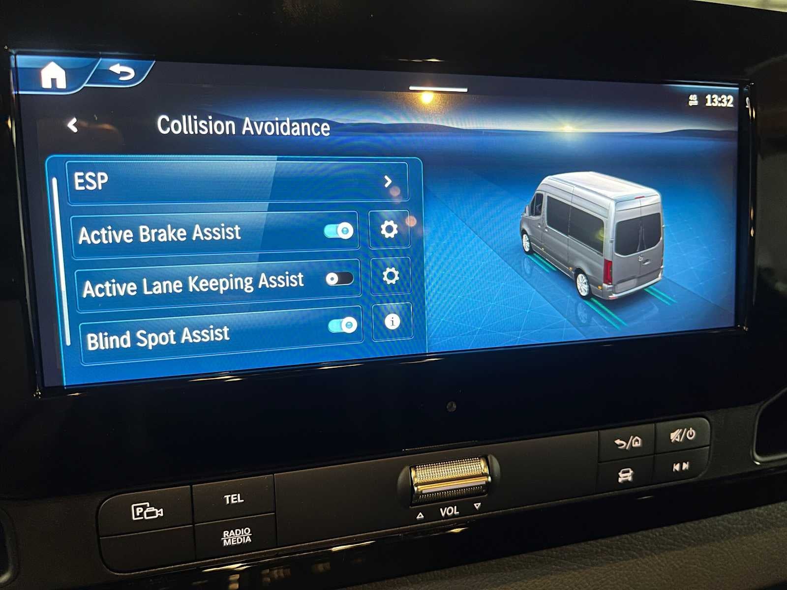 2026 Mercedes-Benz Sprinter Cargo 2500 Standard Roof I4 Diesel HO 144 AWD