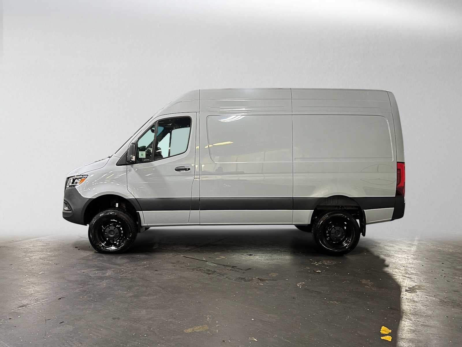 2026 Mercedes-Benz Sprinter Cargo 2500 Standard Roof I4 Diesel HO 144 AWD