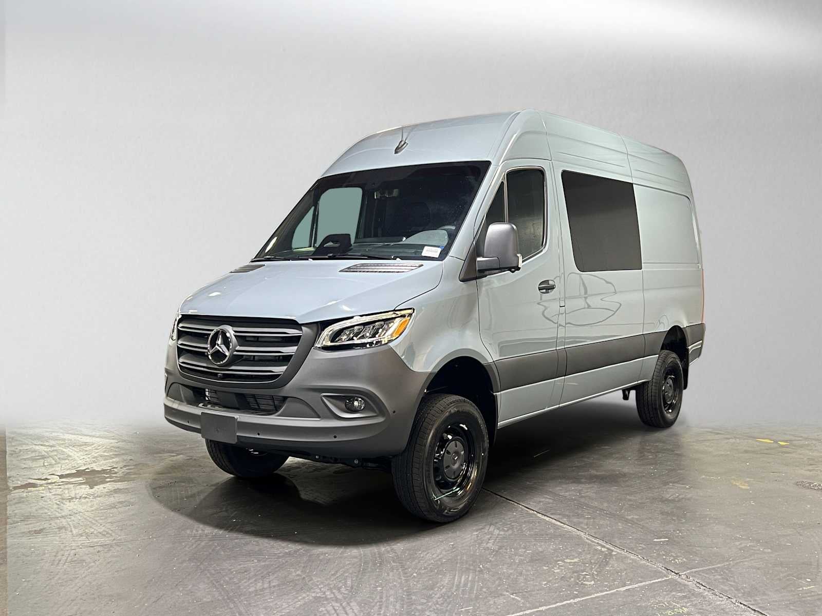 2026 Mercedes-Benz Sprinter 2500 Standard Roof I4 Diesel HO 144 AWD