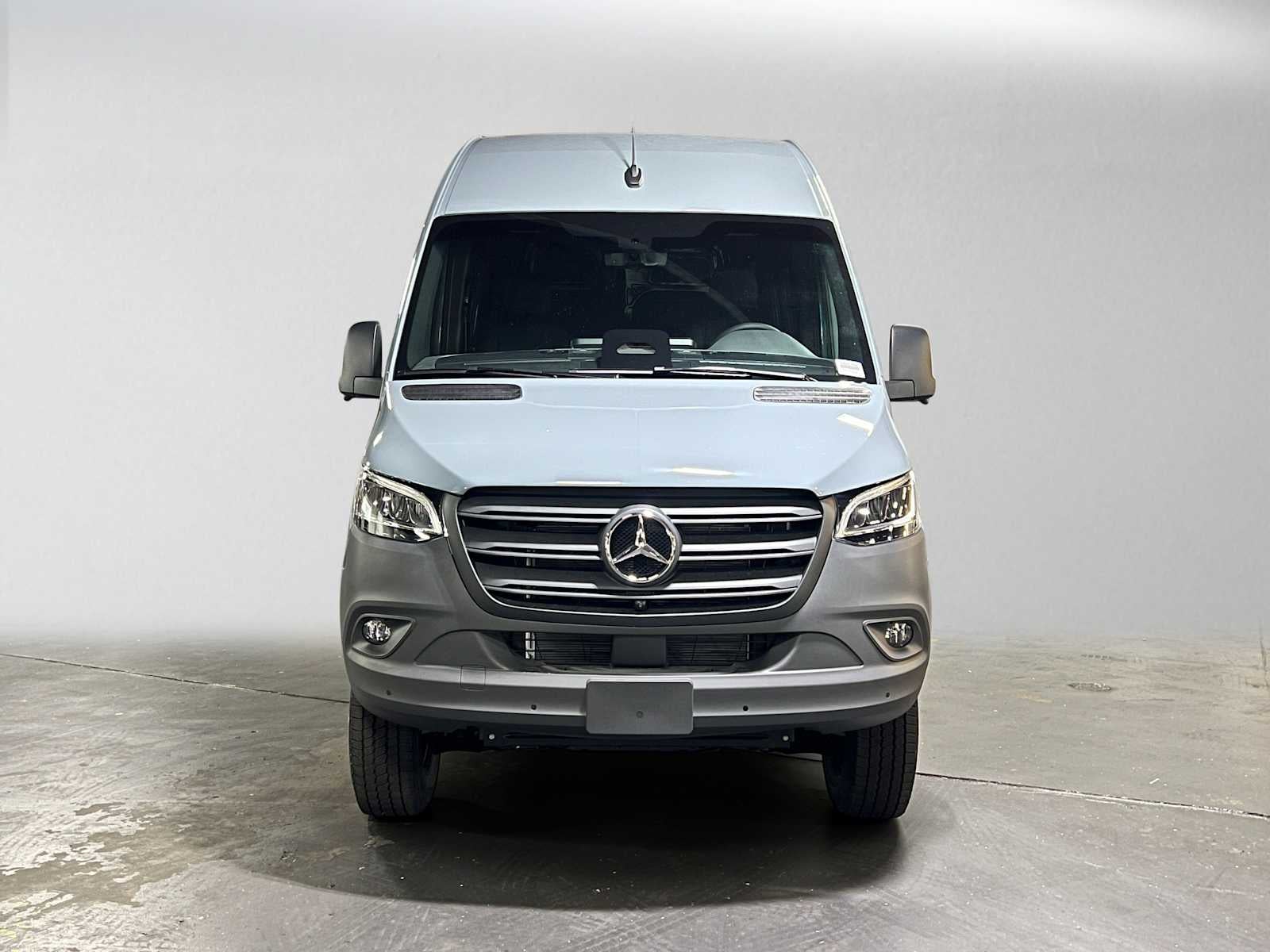 2026 Mercedes-Benz Sprinter 2500 Standard Roof I4 Diesel HO 144 AWD
