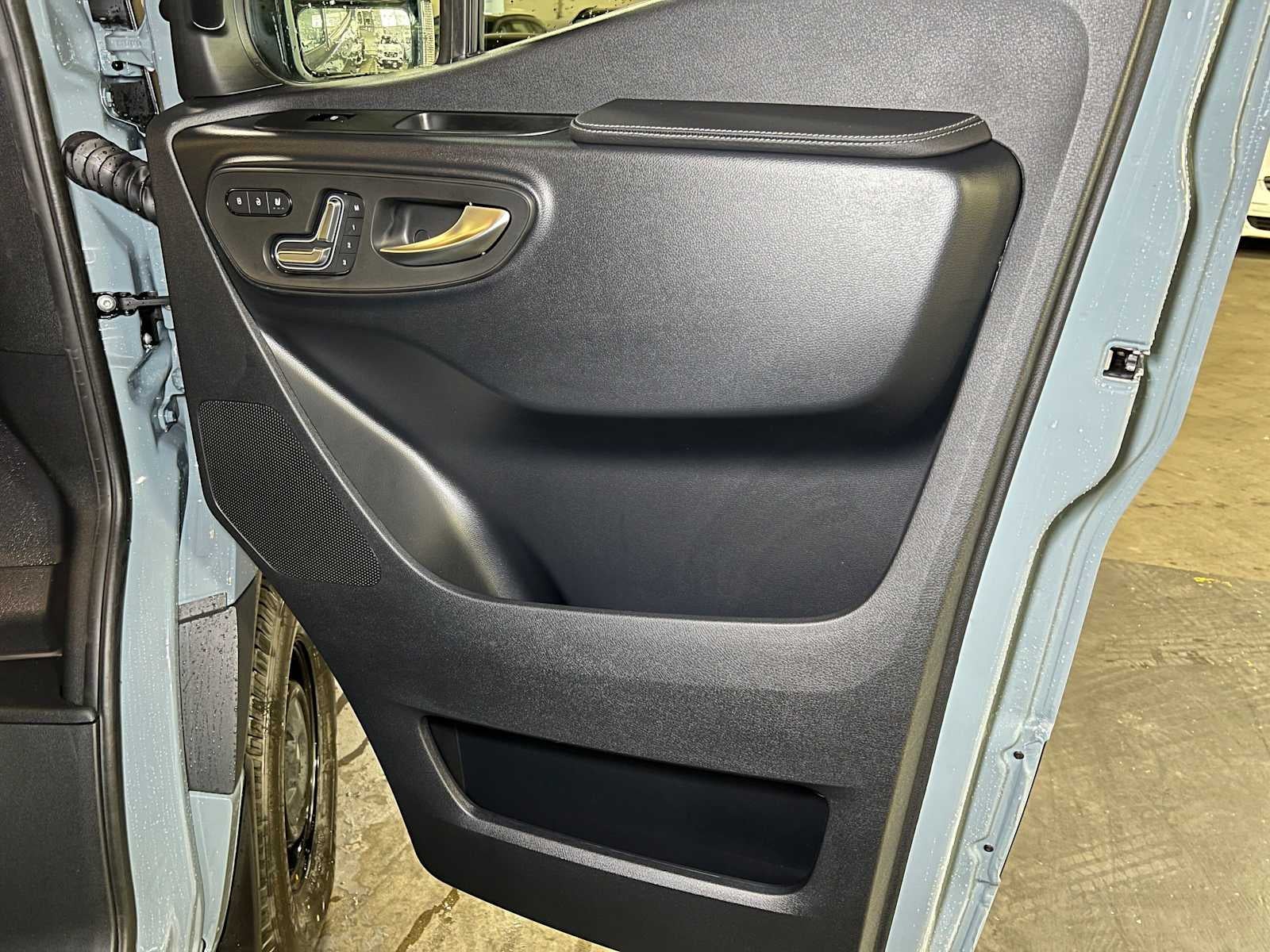 2026 Mercedes-Benz Sprinter Crew 2500 Standard Roof I4 Diesel HO 144 AWD