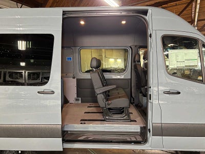 2026 Mercedes-Benz Sprinter Crew 2500 Standard Roof I4 Diesel HO 144 AWD
