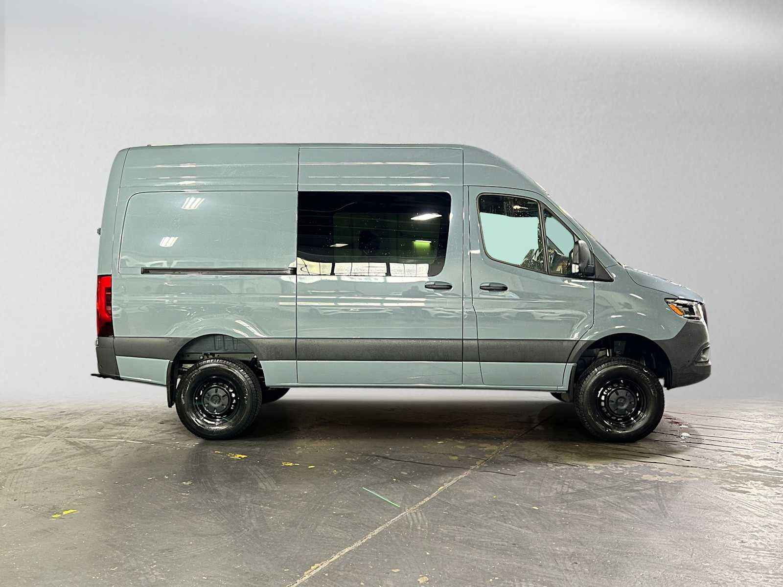 2026 Mercedes-Benz Sprinter Crew 2500 Standard Roof I4 Diesel HO 144 AWD