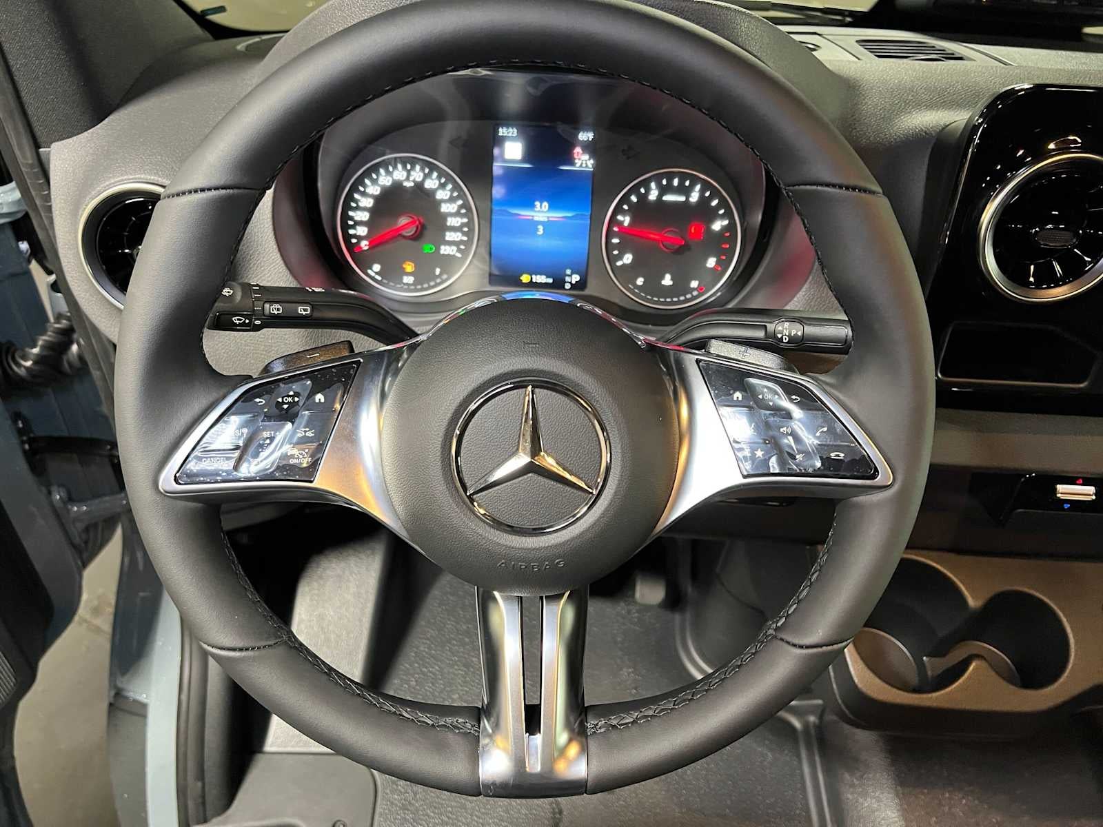 2026 Mercedes-Benz Sprinter Crew 2500 Standard Roof I4 Diesel HO 144 AWD