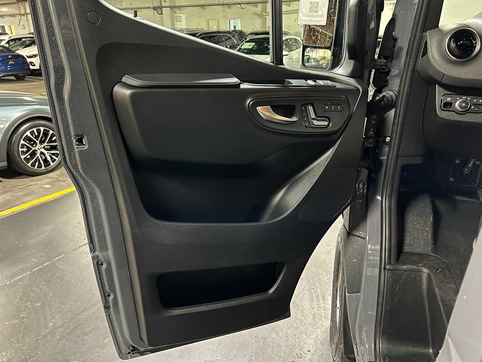 2026 Mercedes-Benz Sprinter 2500 Standard Roof I4 Diesel HO 144 AWD