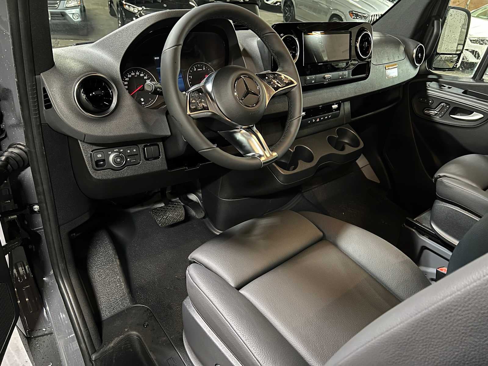 2026 Mercedes-Benz Sprinter 2500 Standard Roof I4 Diesel HO 144 AWD