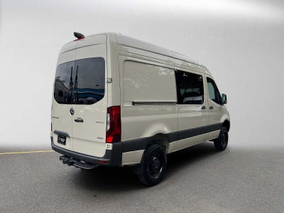 2026 Mercedes-Benz Sprinter Crew 2500 Standard Roof I4 Diesel HO 144 AWD