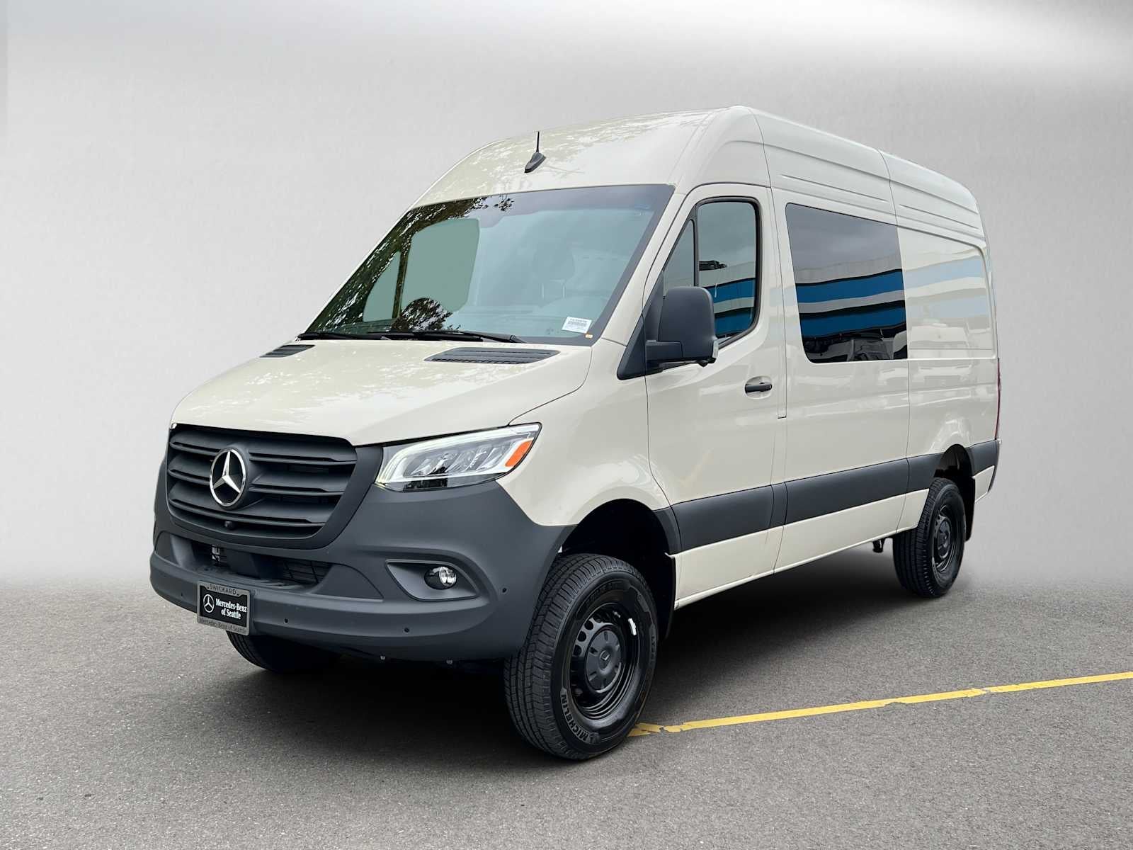 2026 Mercedes-Benz Sprinter Crew 2500 Standard Roof I4 Diesel HO 144 AWD