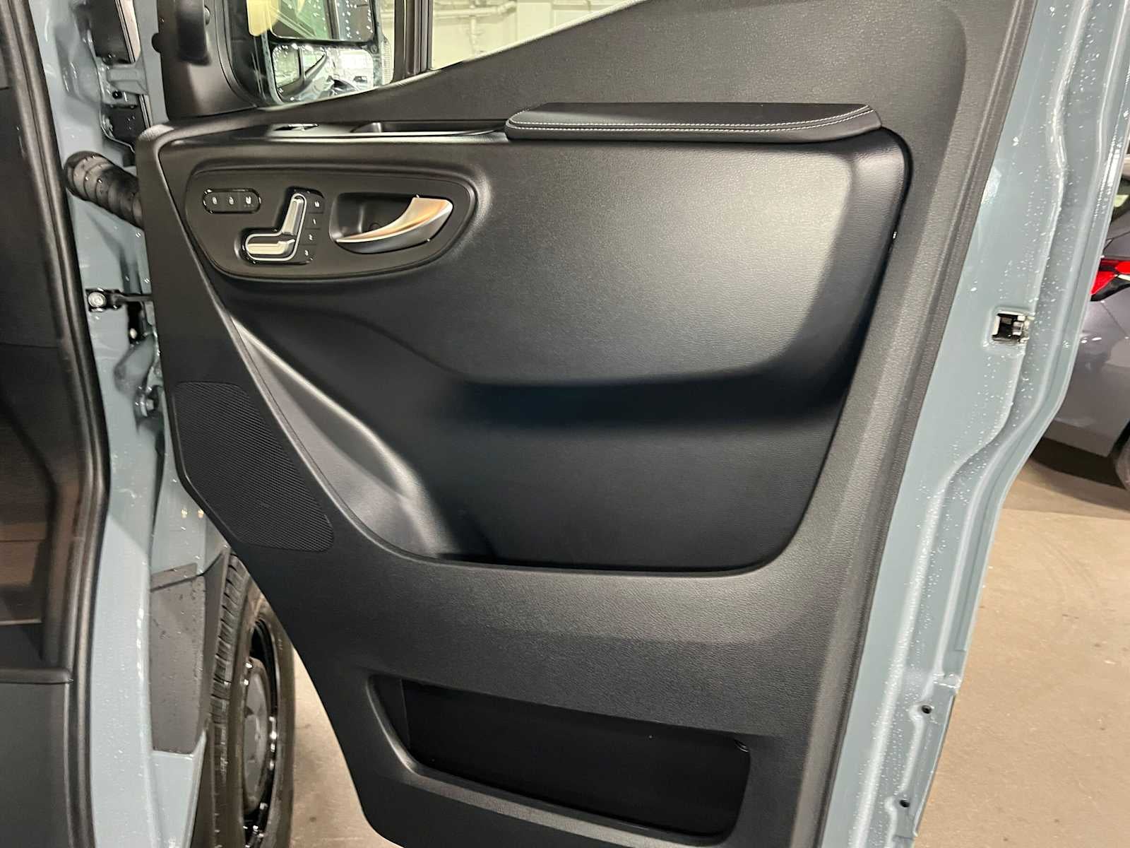 2026 Mercedes-Benz Sprinter 2500 Standard Roof I4 Diesel HO 144 AWD