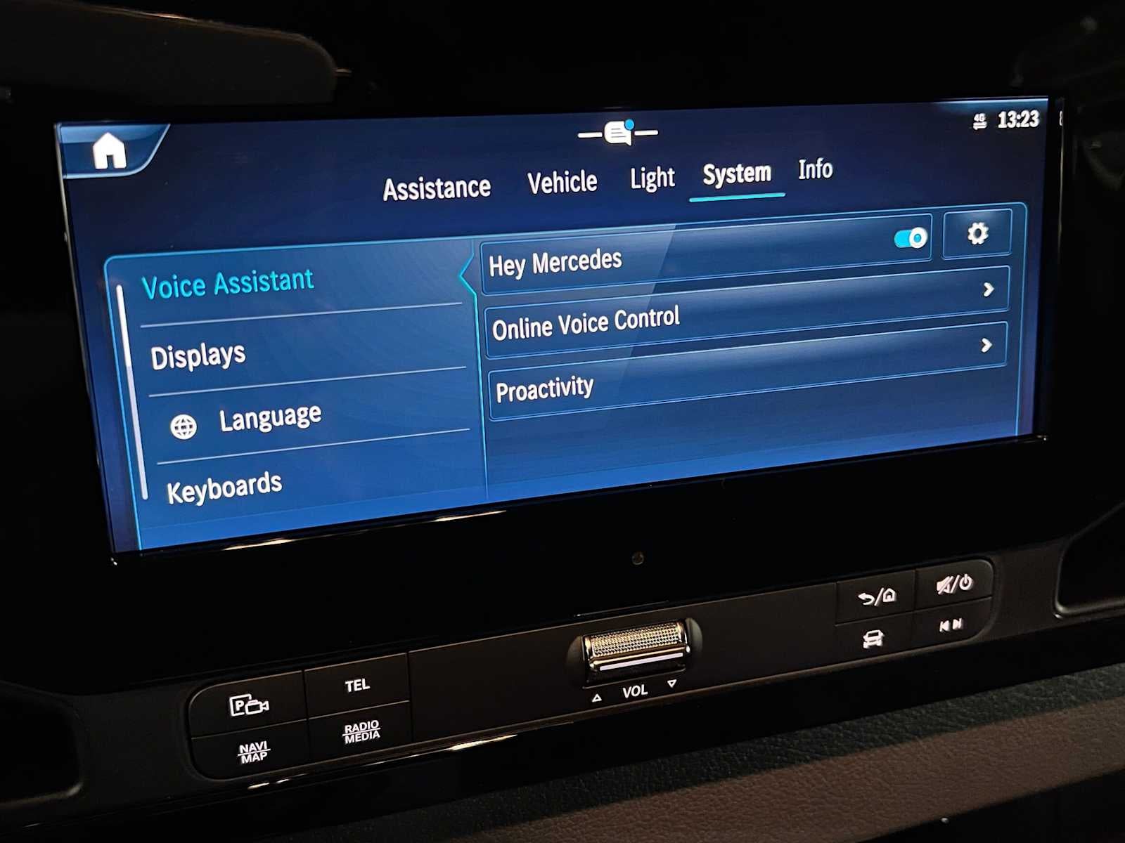 2026 Mercedes-Benz Sprinter 2500 Standard Roof I4 Diesel HO 144 AWD