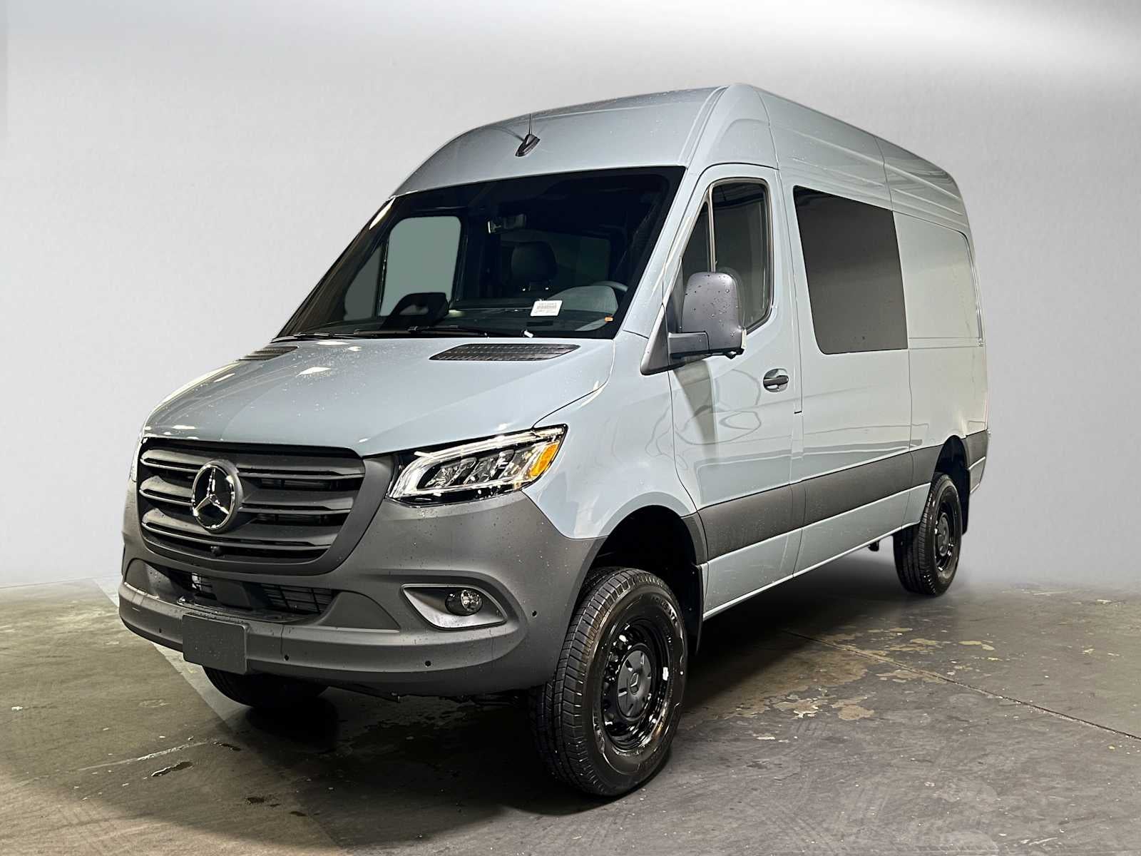 2026 Mercedes-Benz Sprinter 2500 Standard Roof I4 Diesel HO 144 AWD