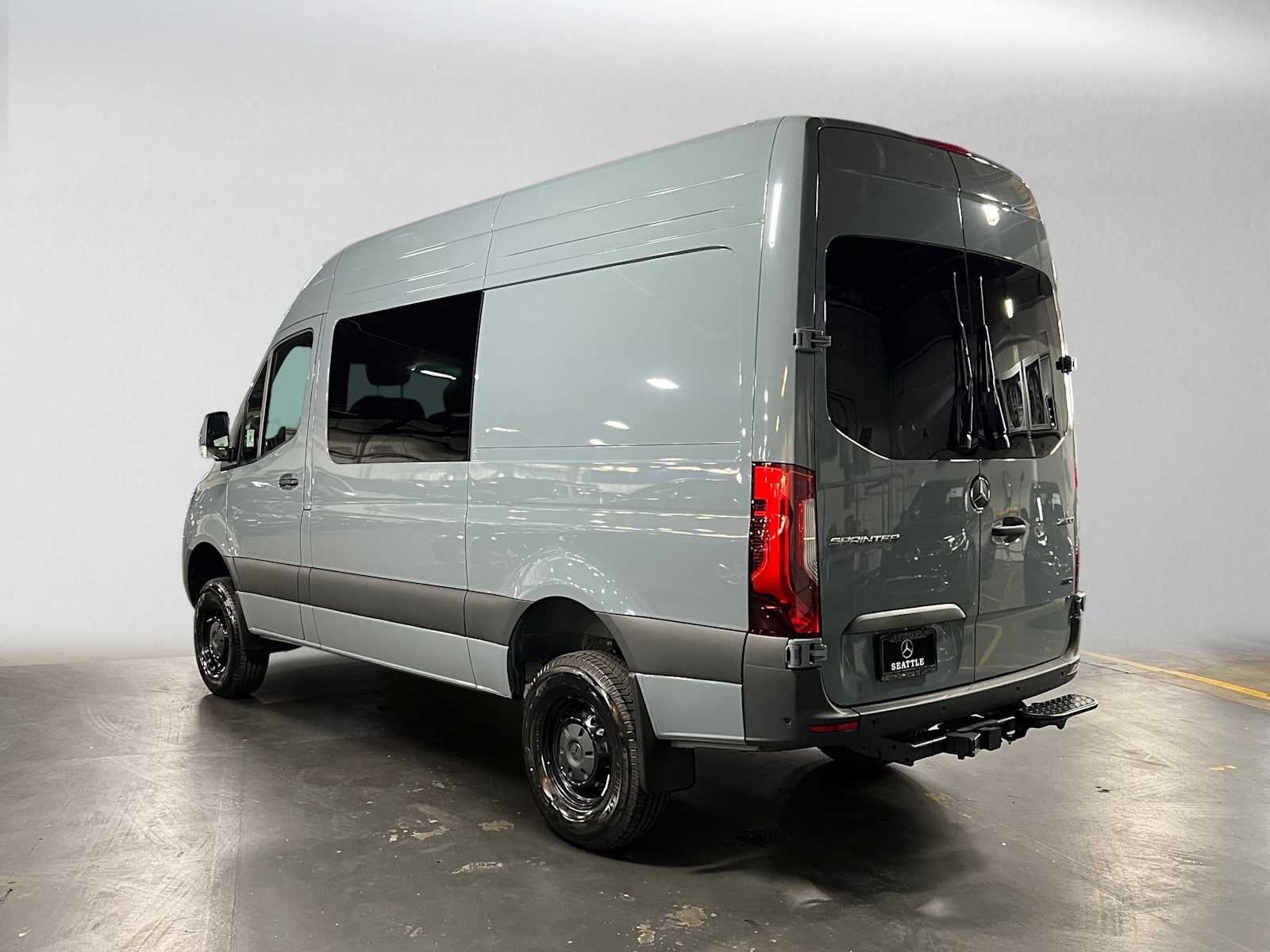 2026 Mercedes-Benz Sprinter Crew 2500 Standard Roof I4 Diesel HO 144 AWD