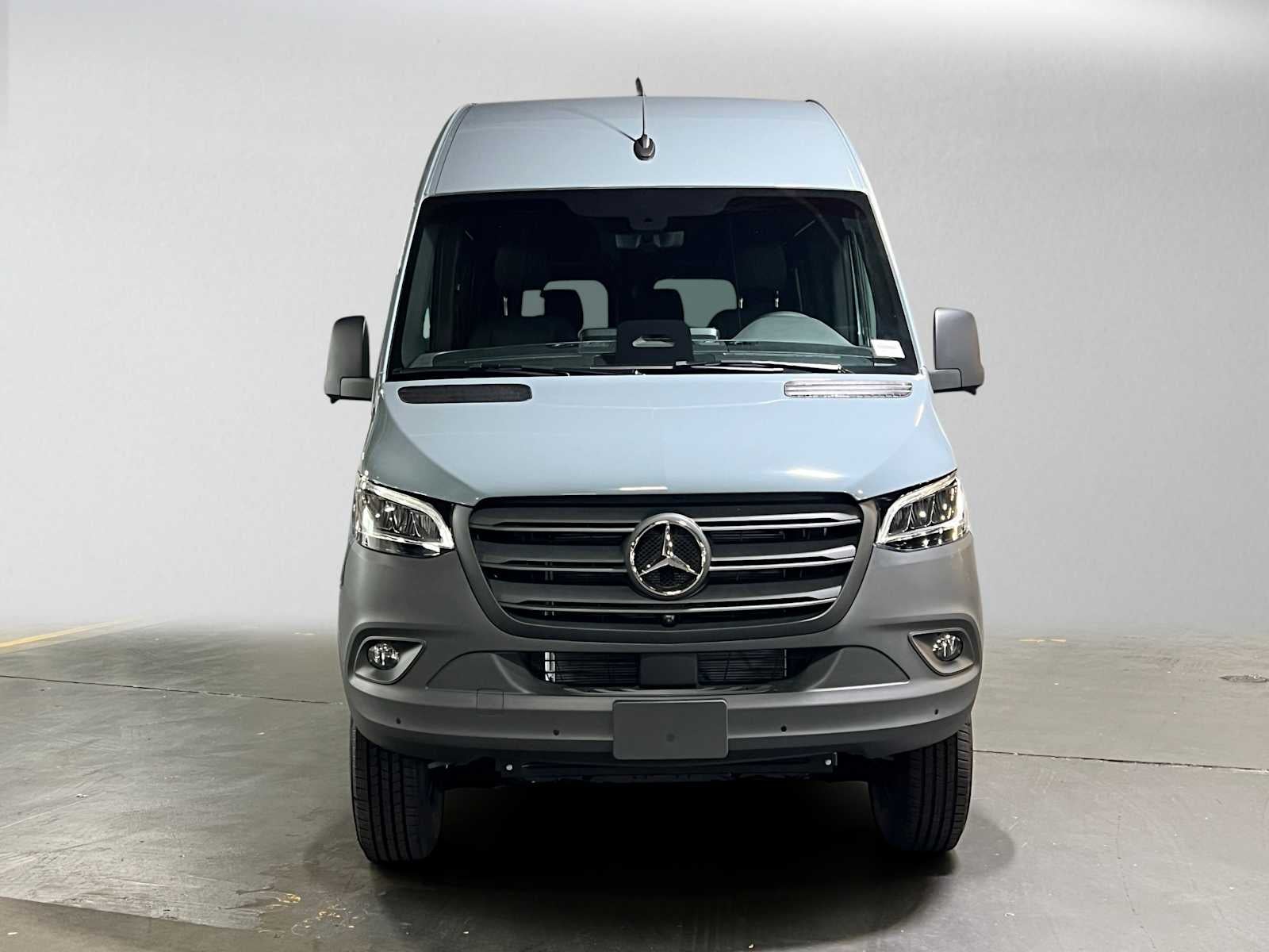 2026 Mercedes-Benz Sprinter Crew 2500 Standard Roof I4 Diesel HO 144 AWD