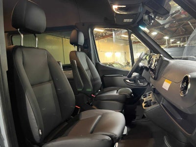 2026 Mercedes-Benz Sprinter Crew 2500 Standard Roof I4 Diesel HO 144 AWD