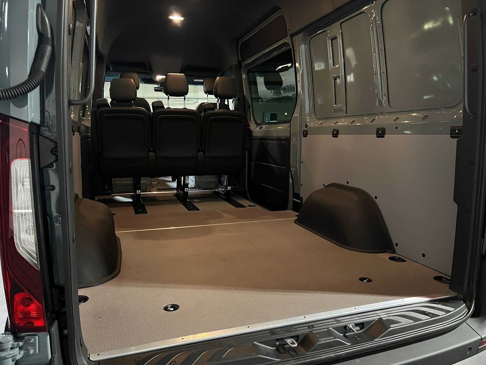 2026 Mercedes-Benz Sprinter Crew 2500 Standard Roof I4 Diesel HO 144 AWD