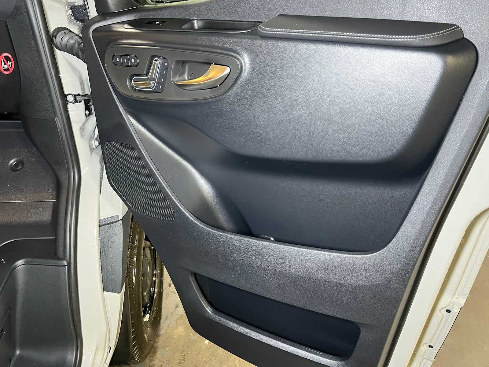 2026 Mercedes-Benz Sprinter 2500 Standard Roof I4 Diesel HO 144 AWD