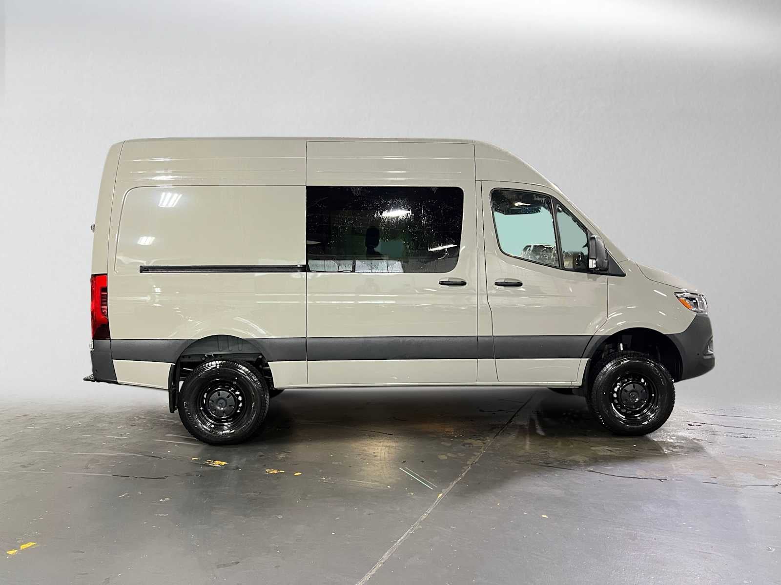 2026 Mercedes-Benz Sprinter 2500 Standard Roof I4 Diesel HO 144 AWD