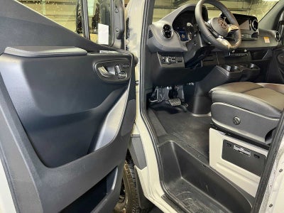 2026 Mercedes-Benz Sprinter 2500 Standard Roof I4 Diesel HO 144 AWD