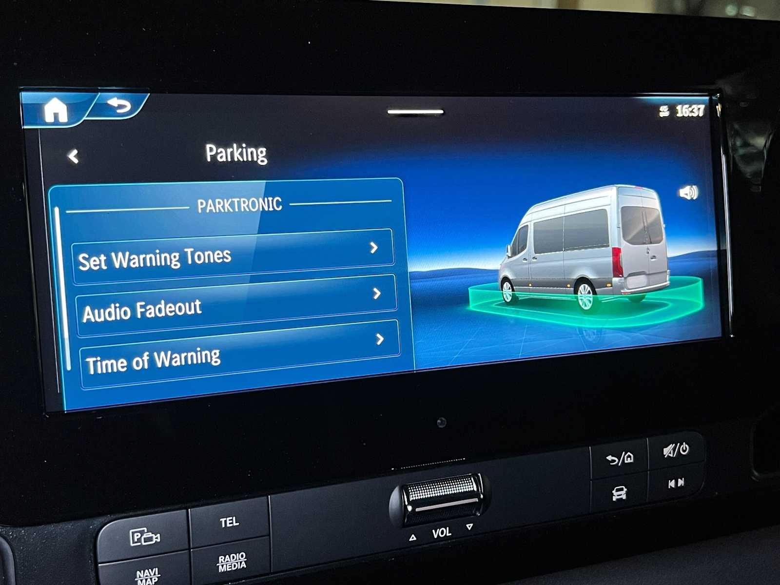 2026 Mercedes-Benz Sprinter 2500 Standard Roof I4 Diesel HO 144 AWD