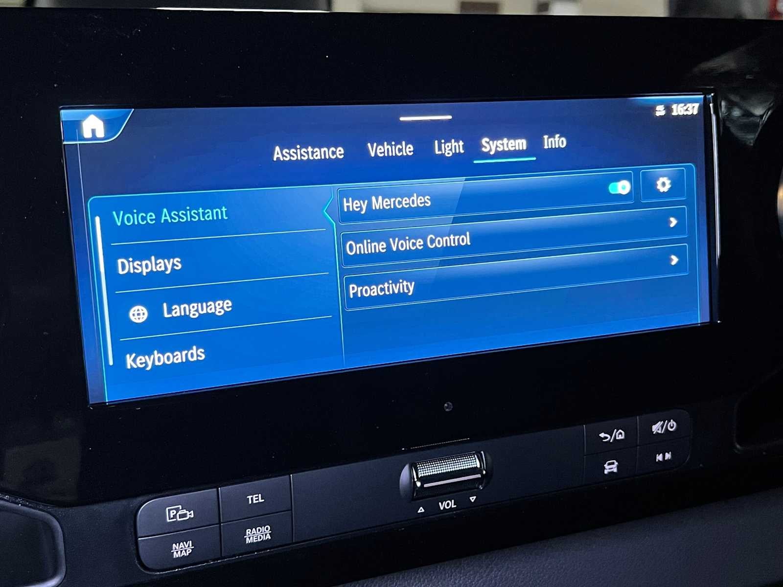 2026 Mercedes-Benz Sprinter 2500 Standard Roof I4 Diesel HO 144 AWD