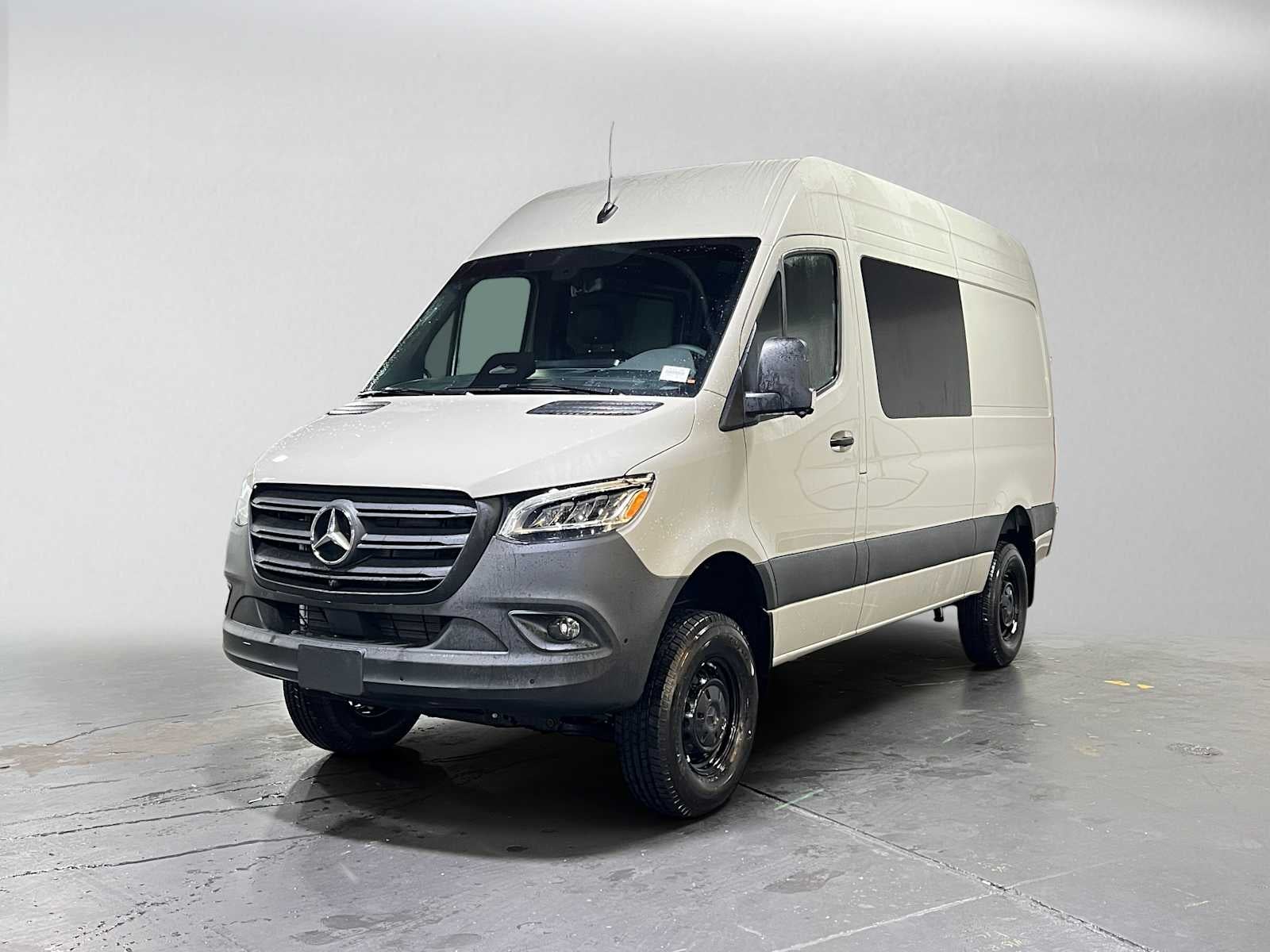 2026 Mercedes-Benz Sprinter 2500 Standard Roof I4 Diesel HO 144 AWD