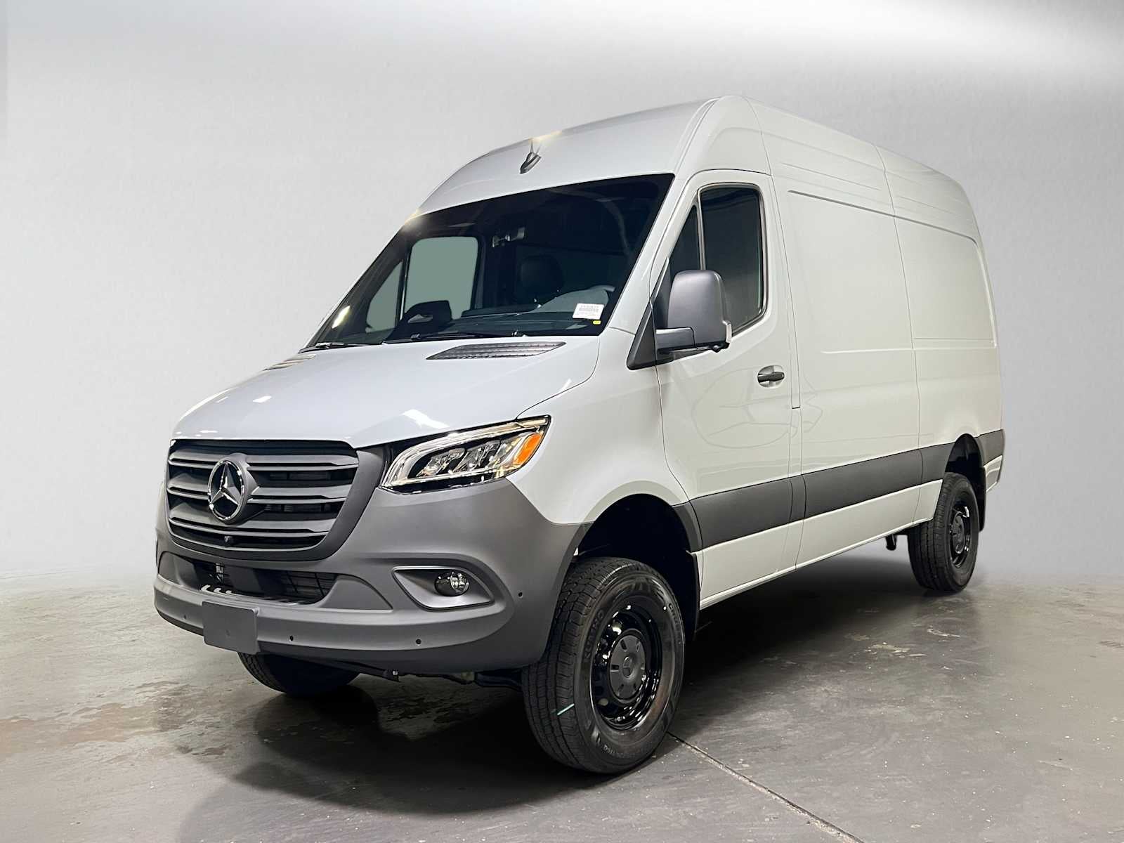 2026 Mercedes-Benz Sprinter Cargo 2500 Standard Roof I4 Diesel HO 144 AWD