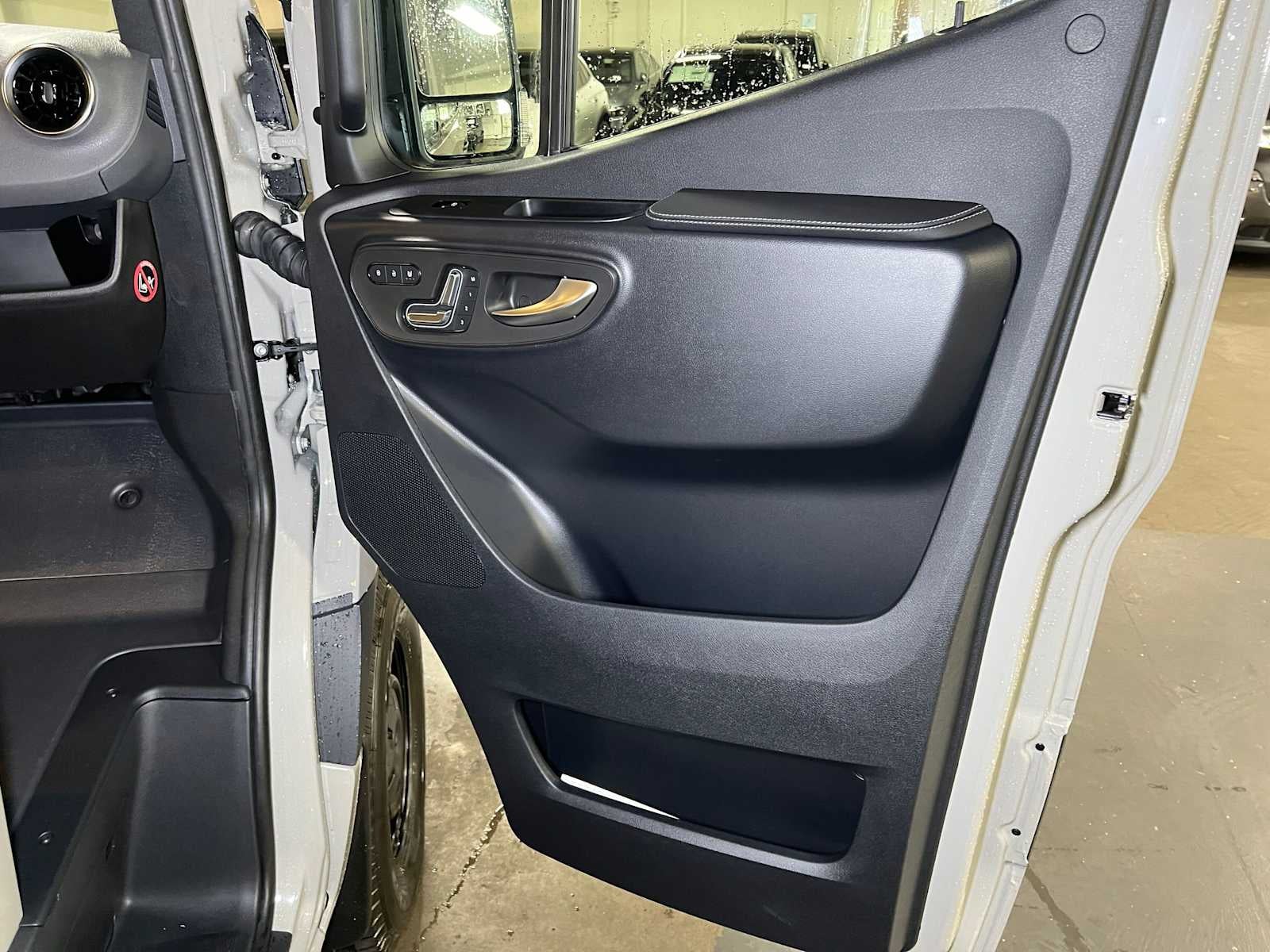 2026 Mercedes-Benz Sprinter Crew 2500 Standard Roof I4 Diesel HO 144 AWD
