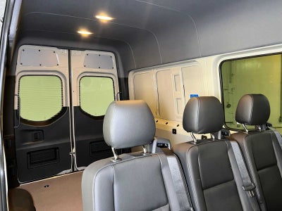 2026 Mercedes-Benz Sprinter Crew 2500 Standard Roof I4 Diesel HO 144 AWD