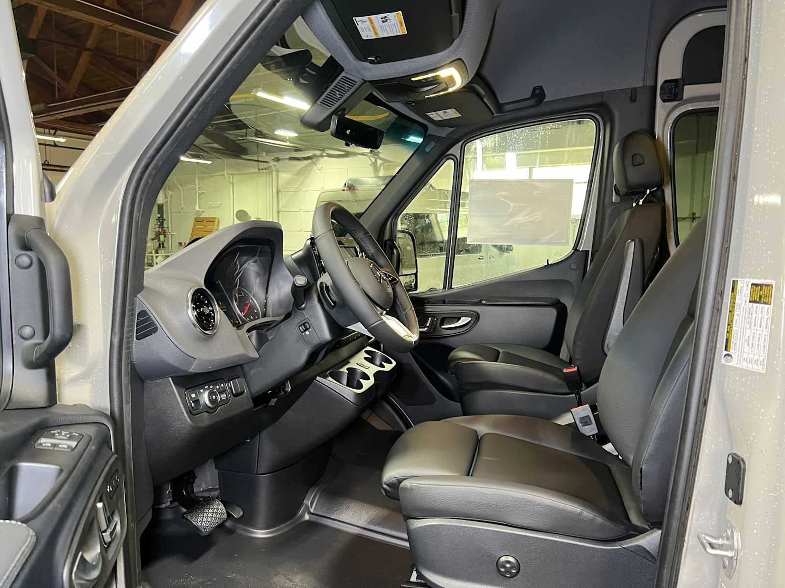 2026 Mercedes-Benz Sprinter Crew 2500 Standard Roof I4 Diesel HO 144 AWD