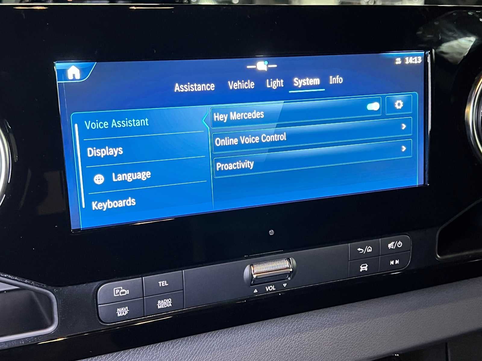 2026 Mercedes-Benz Sprinter Crew 2500 Standard Roof I4 Diesel HO 144 AWD