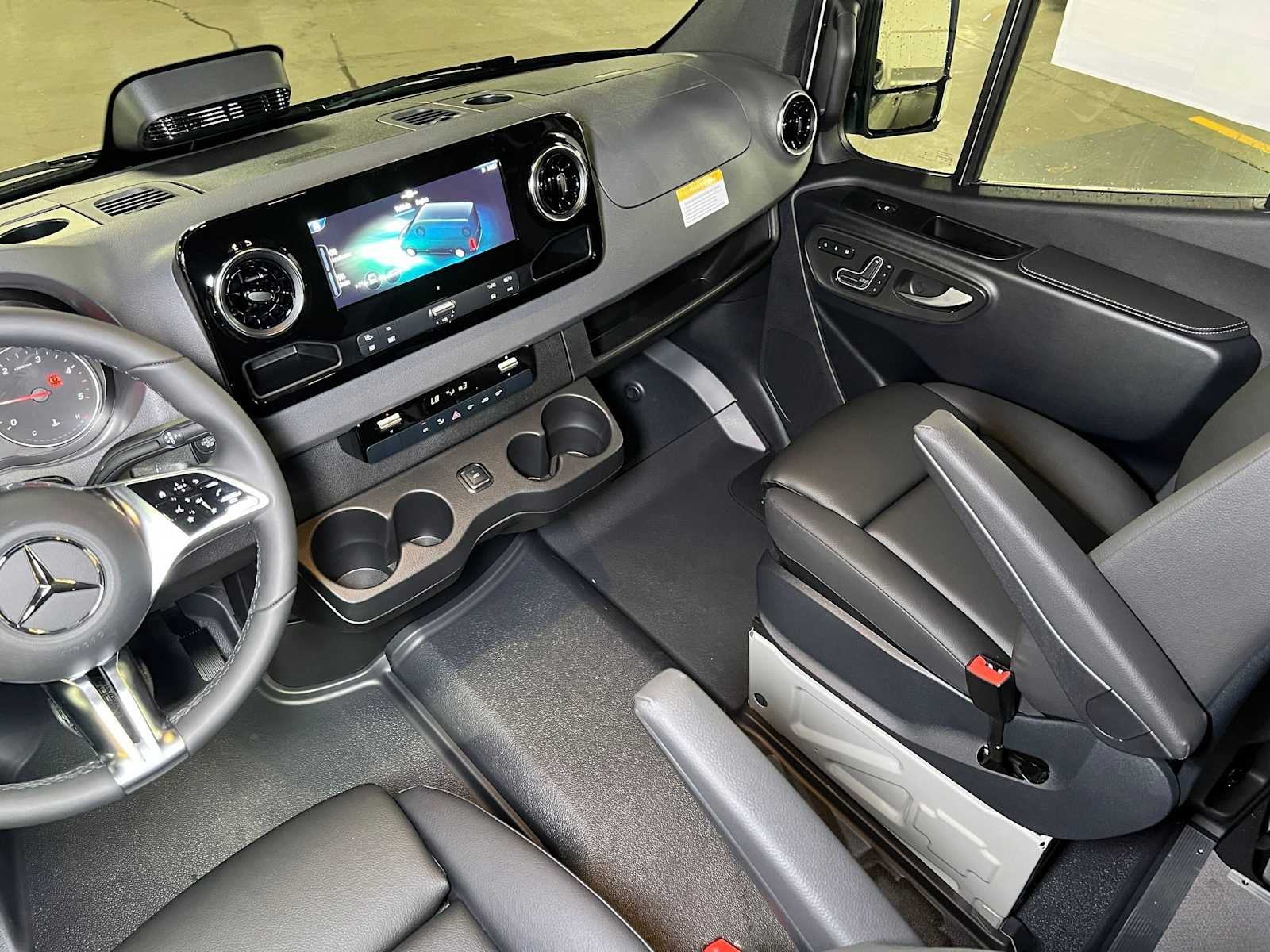2026 Mercedes-Benz Sprinter Crew 2500 Standard Roof I4 Diesel HO 144 AWD