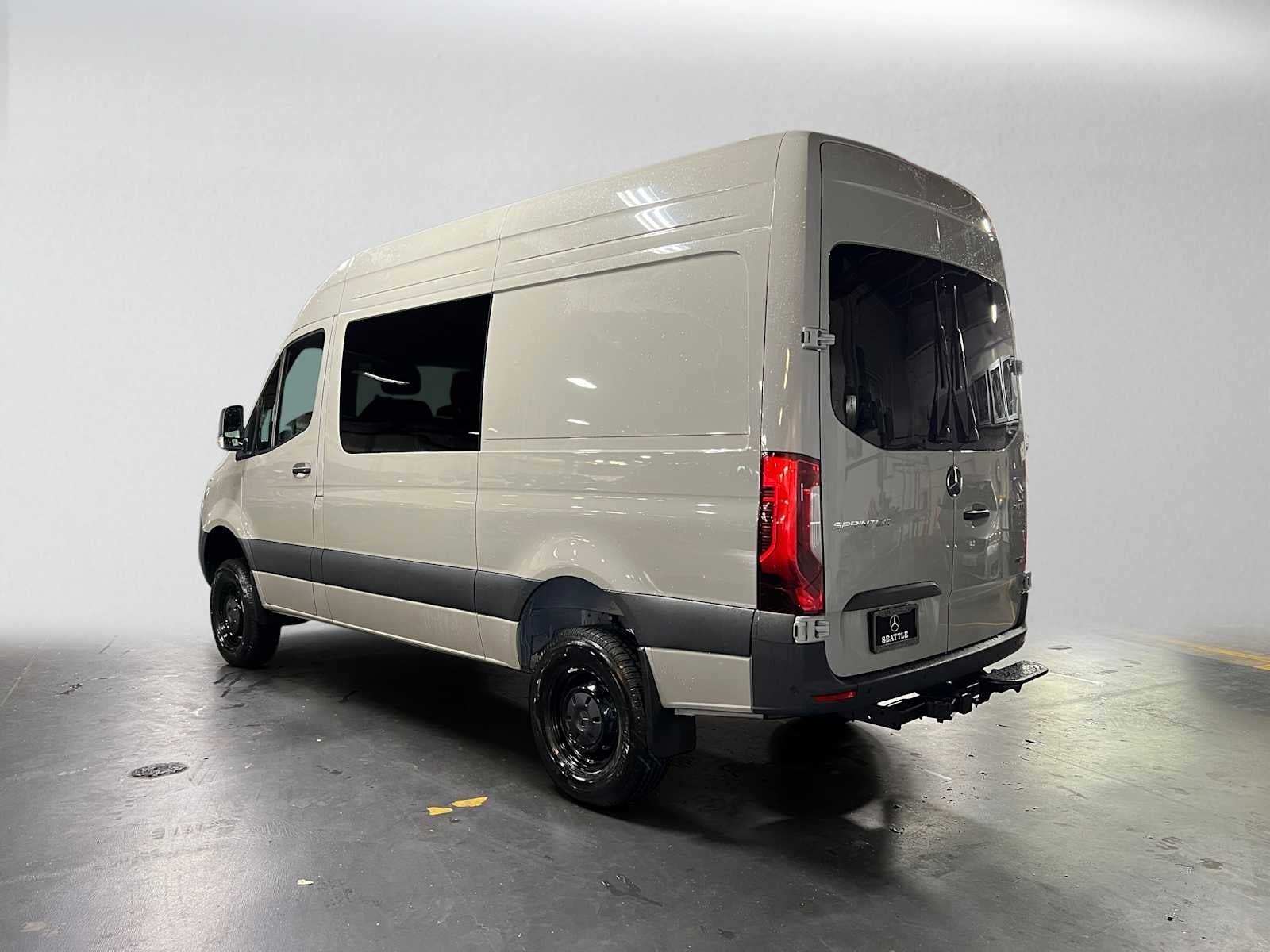 2026 Mercedes-Benz Sprinter Crew 2500 Standard Roof I4 Diesel HO 144 AWD