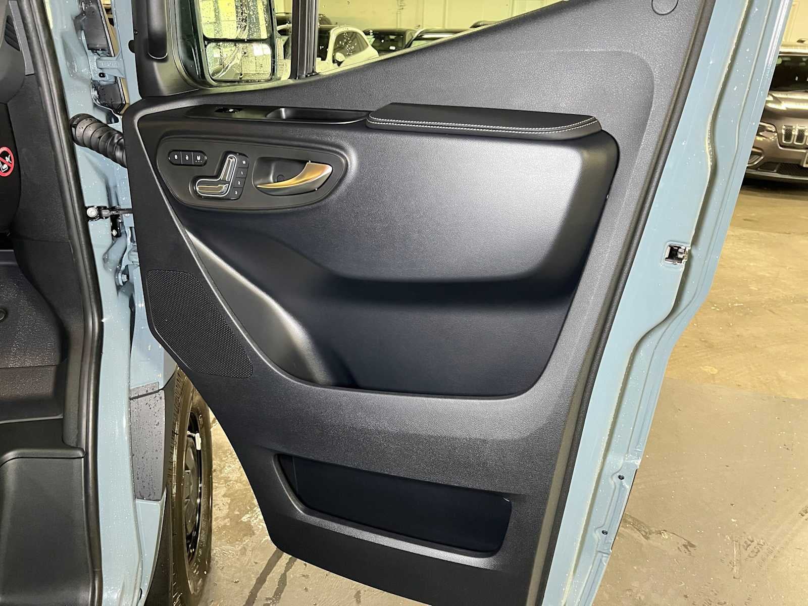 2026 Mercedes-Benz Sprinter Crew 2500 Standard Roof I4 Diesel HO 144 AWD