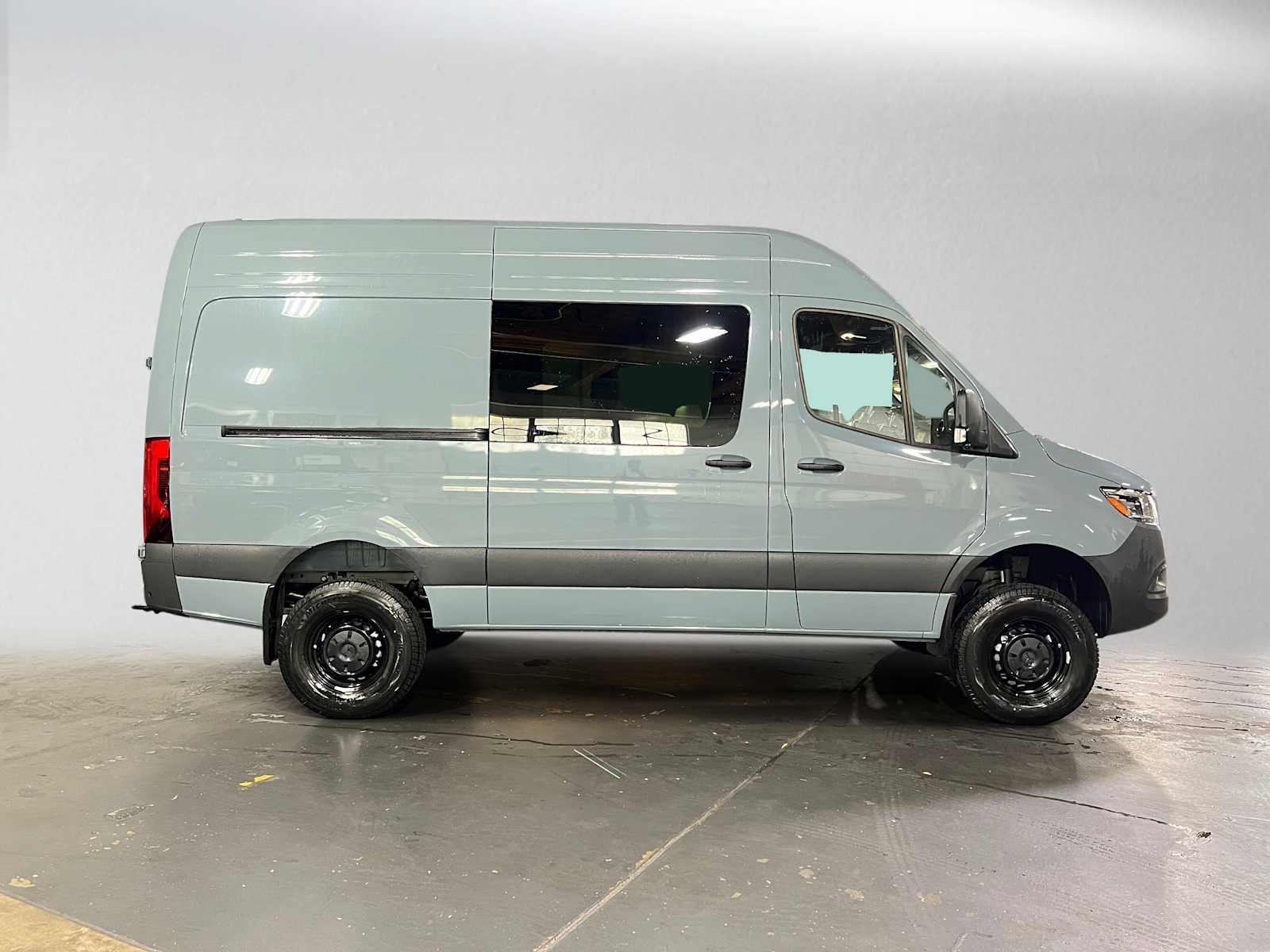 2026 Mercedes-Benz Sprinter Crew 2500 Standard Roof I4 Diesel HO 144 AWD
