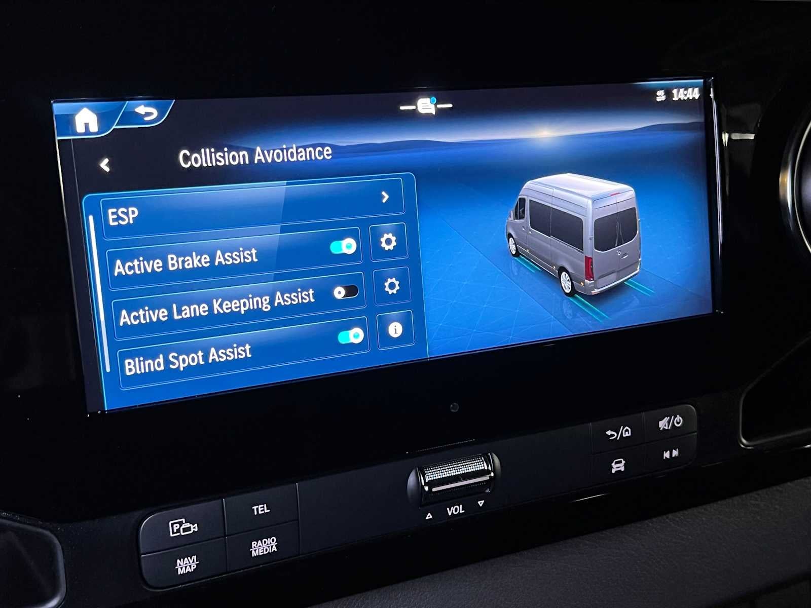 2026 Mercedes-Benz Sprinter Crew 2500 Standard Roof I4 Diesel HO 144 AWD
