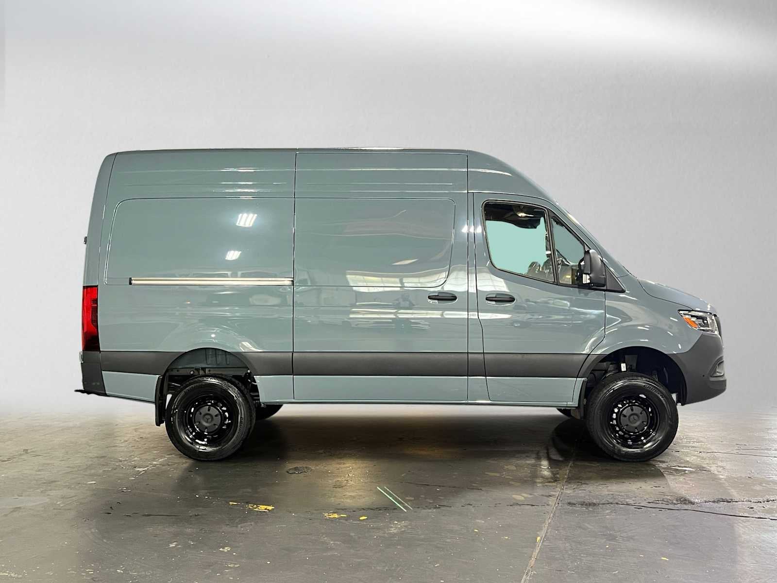 2026 Mercedes-Benz Sprinter Cargo 2500 Standard Roof I4 Diesel HO 144 AWD