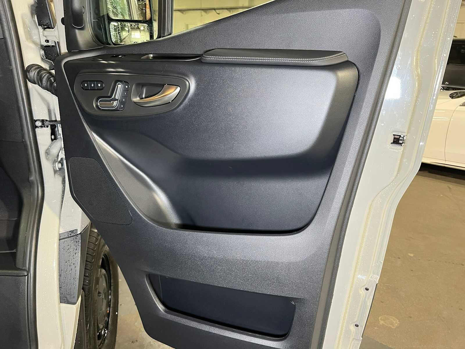2026 Mercedes-Benz Sprinter Cargo 2500 Standard Roof I4 Diesel HO 144 AWD