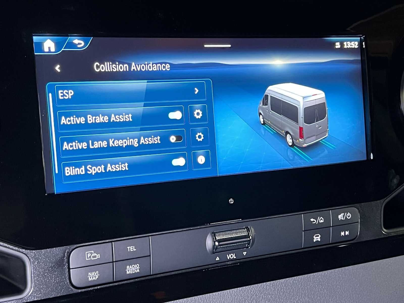2026 Mercedes-Benz Sprinter Cargo 2500 Standard Roof I4 Diesel HO 144 AWD