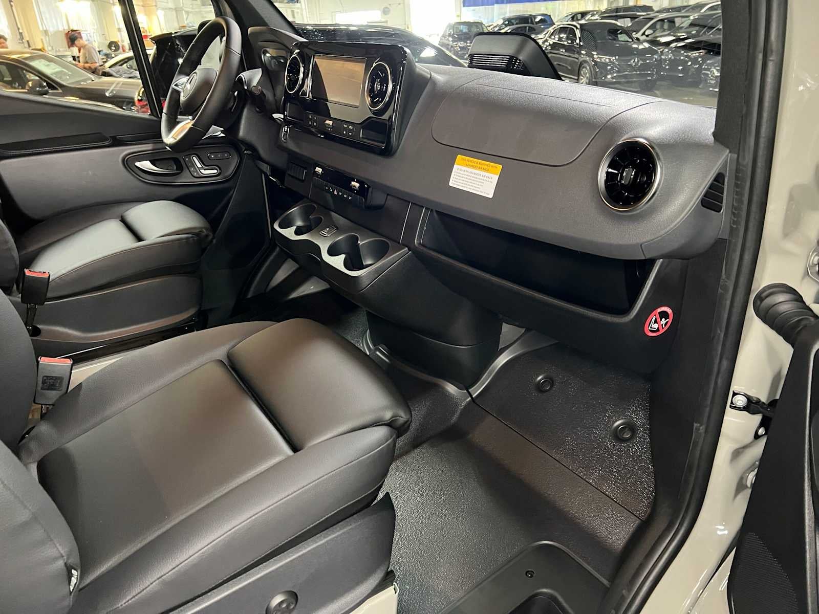2026 Mercedes-Benz Sprinter 2500 Standard Roof I4 Diesel HO 144 AWD