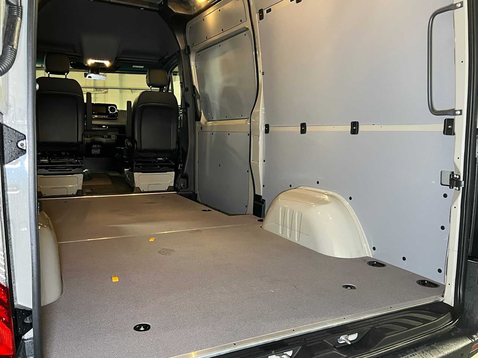2026 Mercedes-Benz Sprinter Cargo 2500 Standard Roof I4 Diesel HO 144 AWD