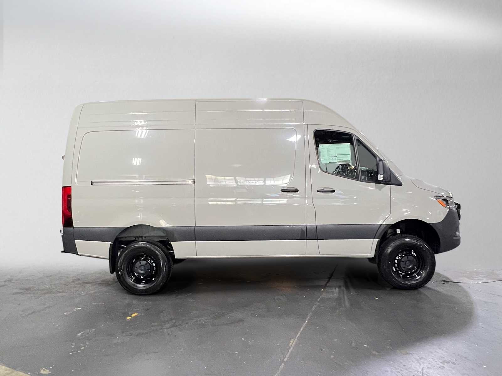2026 Mercedes-Benz Sprinter Cargo 2500 Standard Roof I4 Diesel HO 144 AWD