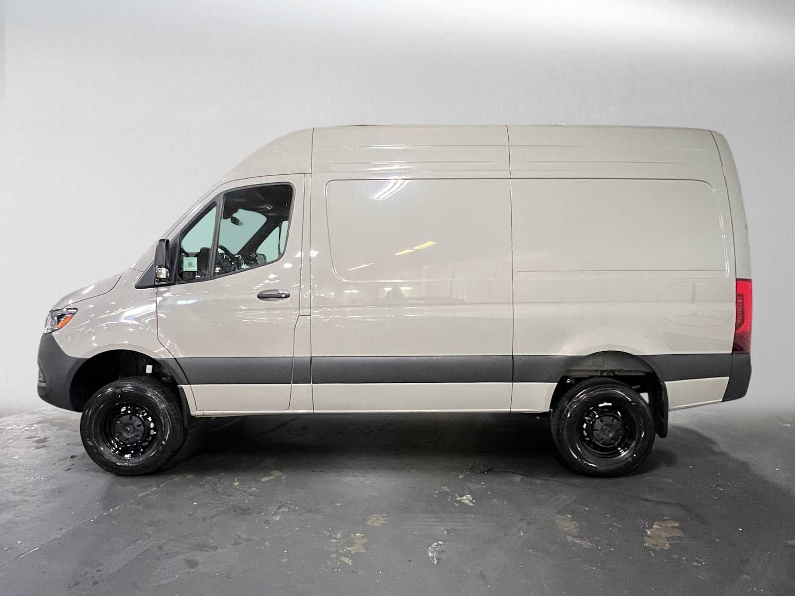 2026 Mercedes-Benz Sprinter Cargo 2500 Standard Roof I4 Diesel HO 144 AWD