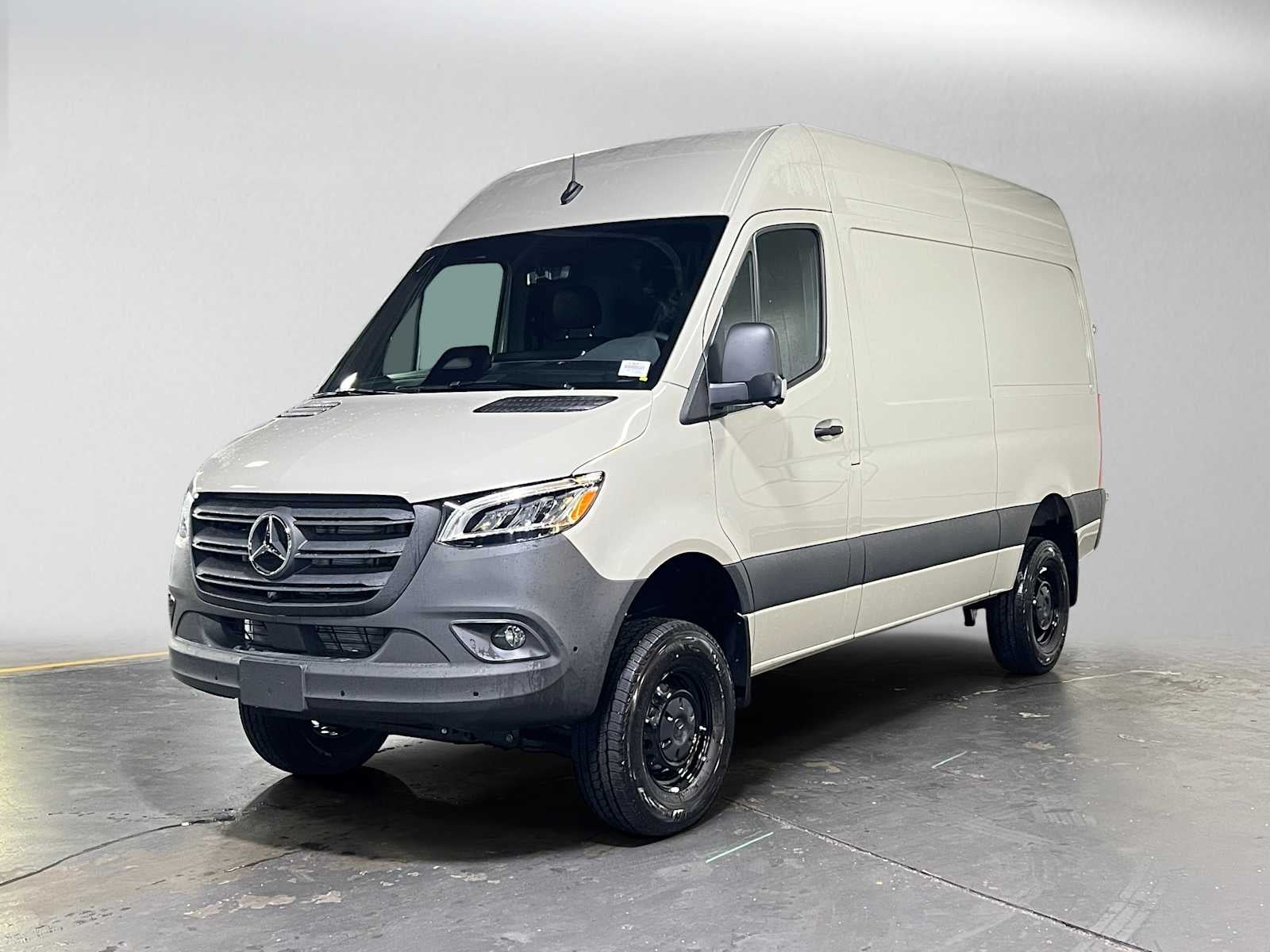 2026 Mercedes-Benz Sprinter Cargo 2500 Standard Roof I4 Diesel HO 144 AWD