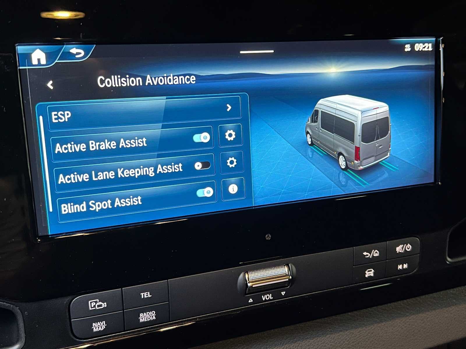 2026 Mercedes-Benz Sprinter 2500 High Roof I4 Diesel HO 170 AWD