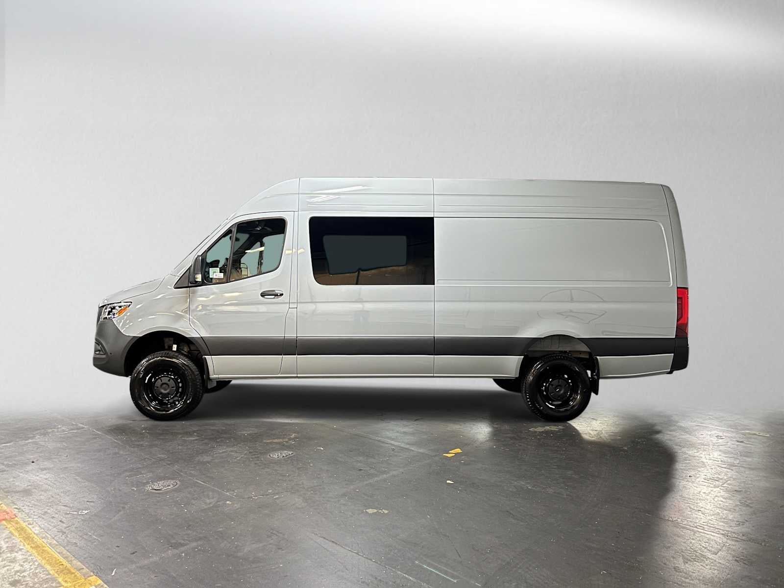 2026 Mercedes-Benz Sprinter Crew 2500 High Roof I4 Diesel HO 170 AWD