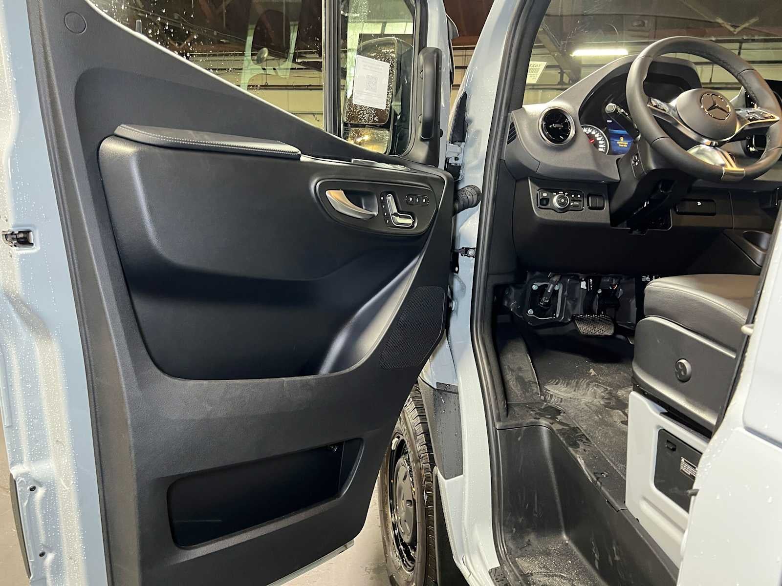 2026 Mercedes-Benz Sprinter 2500 High Roof I4 Diesel HO 170 AWD