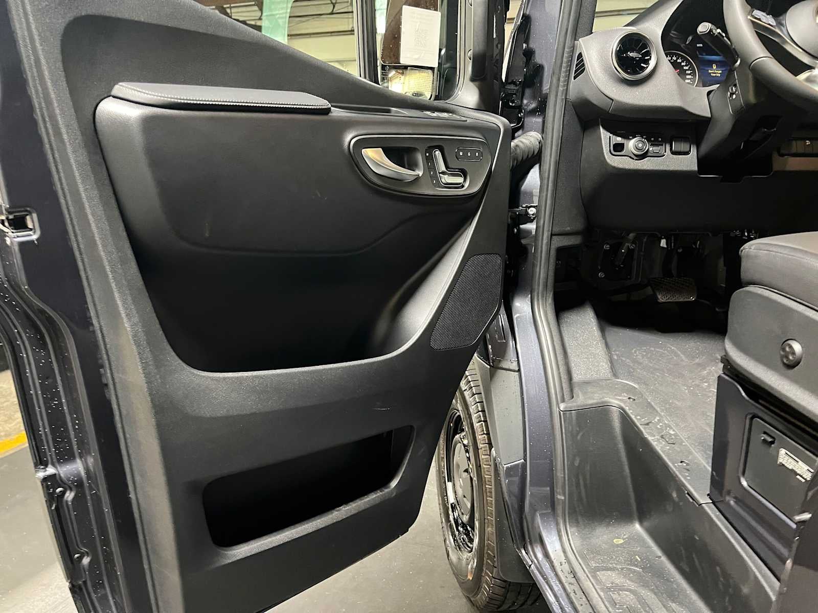 2026 Mercedes-Benz Sprinter 2500 High Roof I4 Diesel HO 170 AWD