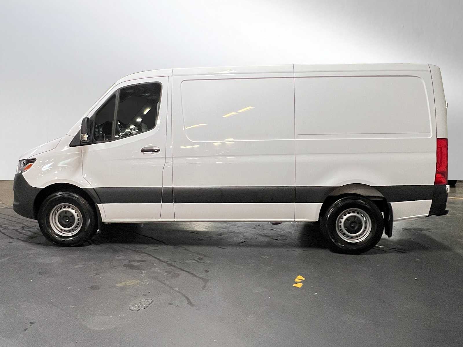 2025 Mercedes-Benz Sprinter Cargo Van 2500 Standard Roof I4 Diesel 144" RWD